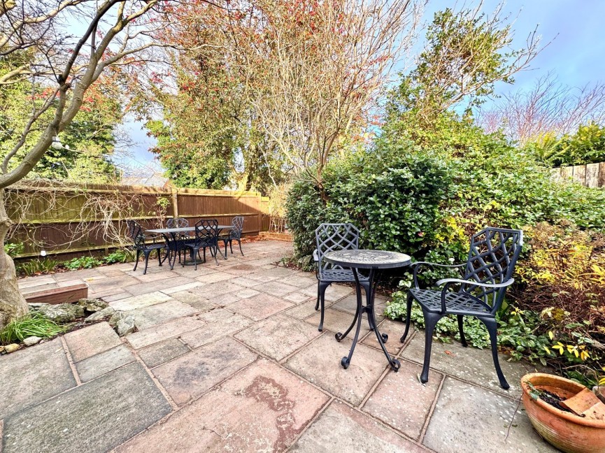 2 bedroom Bungalow for Sale Larkins Close, Baldock, Hertfordshire