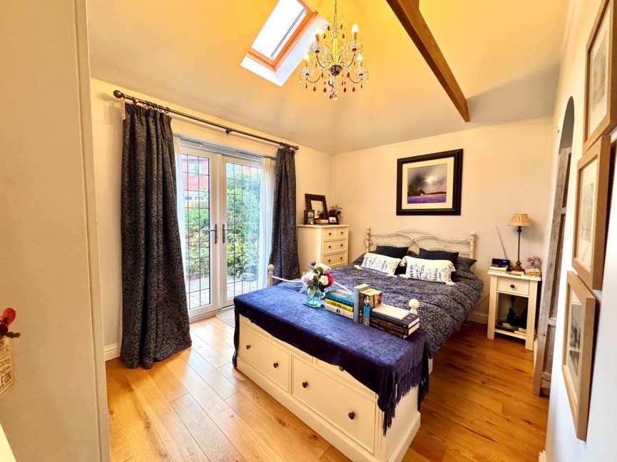 2 bedroom Bungalow for Sale Larkins Close, Baldock, Hertfordshire