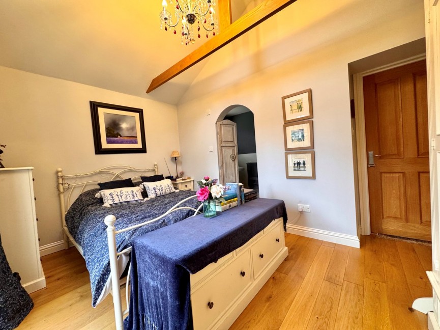 2 bedroom Bungalow for Sale Larkins Close, Baldock, Hertfordshire