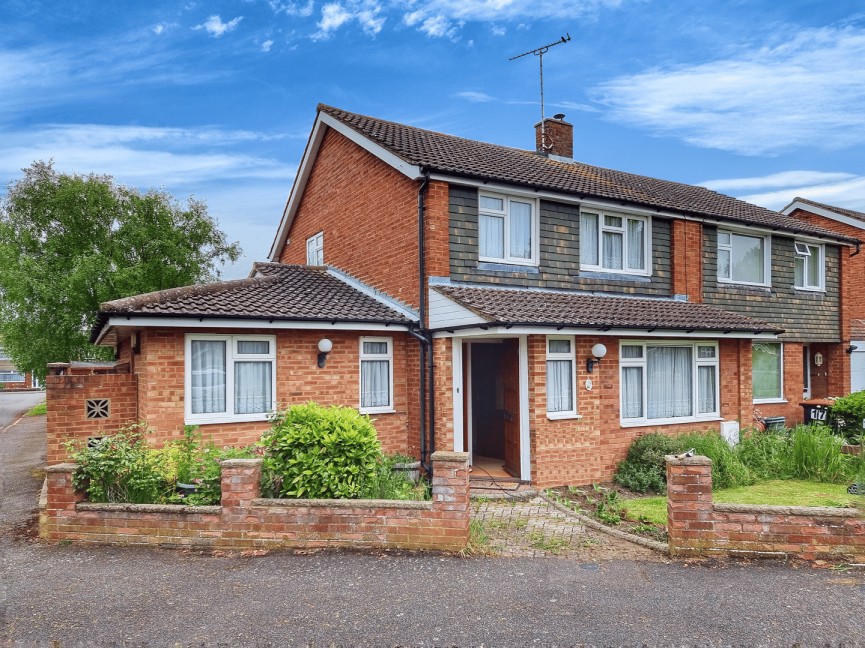 3 bedroom House for Sale Barton-le-Clay, Bedfordshire