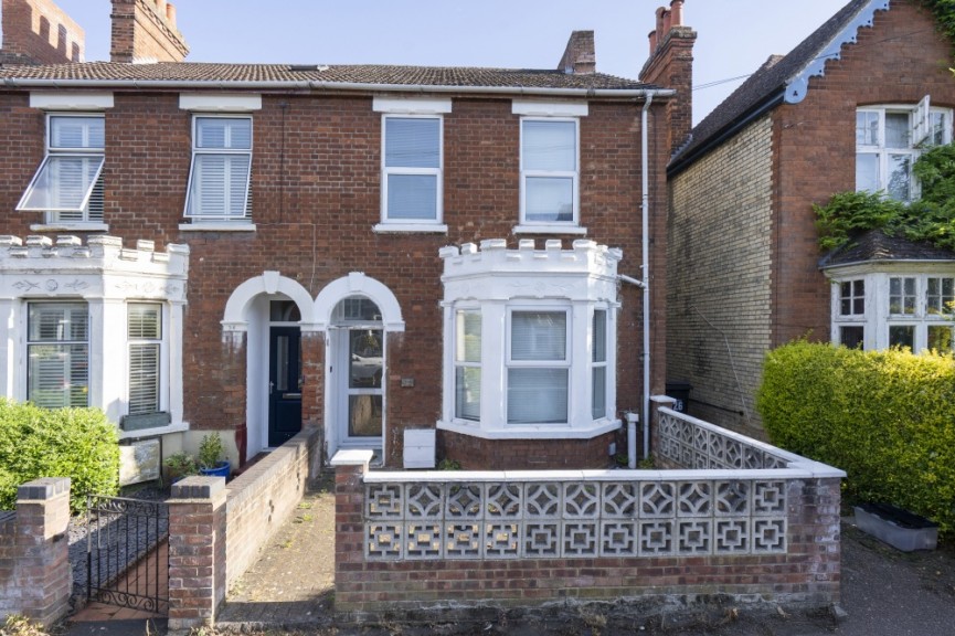 3 bedroom House for Sale Lancaster Road, Hitchin, Hertfordshire
