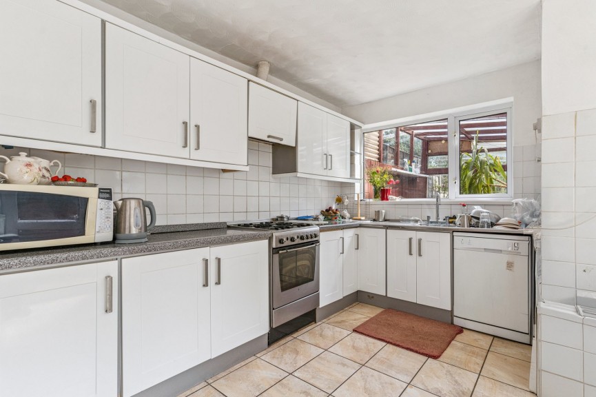 3 bedroom House for Sale Lancaster Road, Hitchin, Hertfordshire