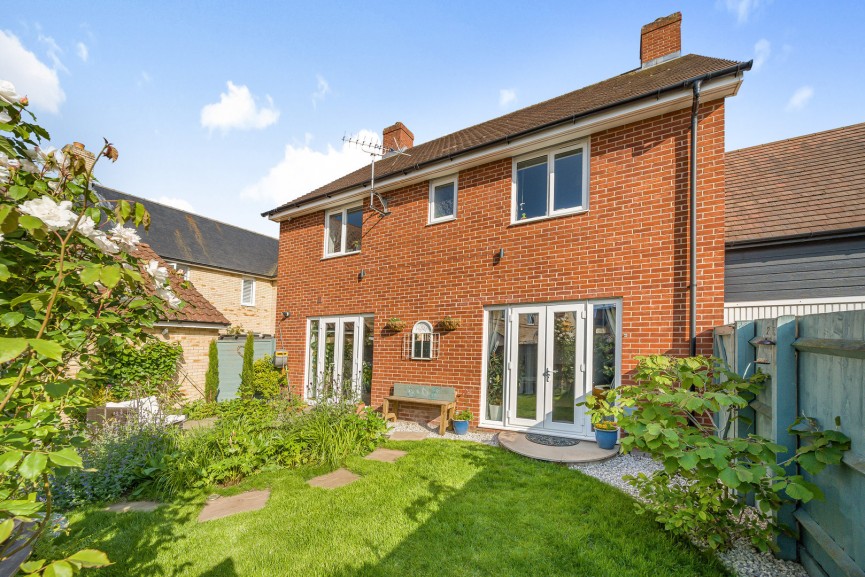 4 bedroom House for Sale Valerian Way, STOTFOLD, Bedfordshire