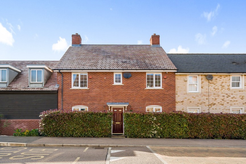 4 bedroom House for Sale Valerian Way, STOTFOLD, Bedfordshire
