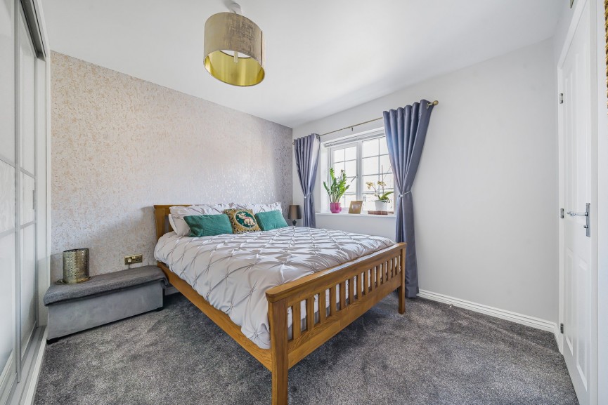 4 bedroom House for Sale Valerian Way, STOTFOLD, Bedfordshire