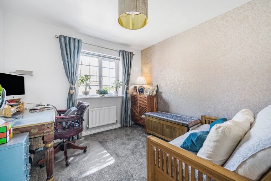 4 bedroom House for Sale Valerian Way, STOTFOLD, Bedfordshire