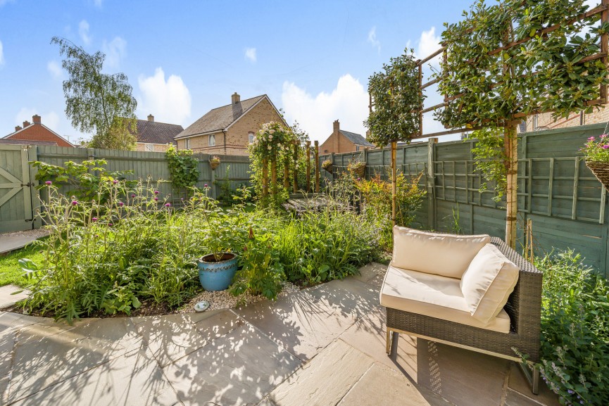 4 bedroom House for Sale Valerian Way, STOTFOLD, Bedfordshire
