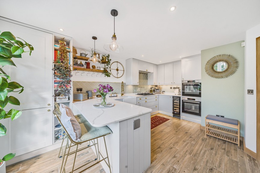 4 bedroom House for Sale Valerian Way, STOTFOLD, Bedfordshire