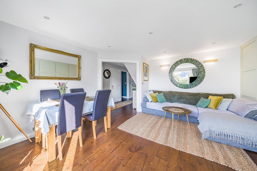 4 bedroom House for Sale Valerian Way, STOTFOLD, Bedfordshire