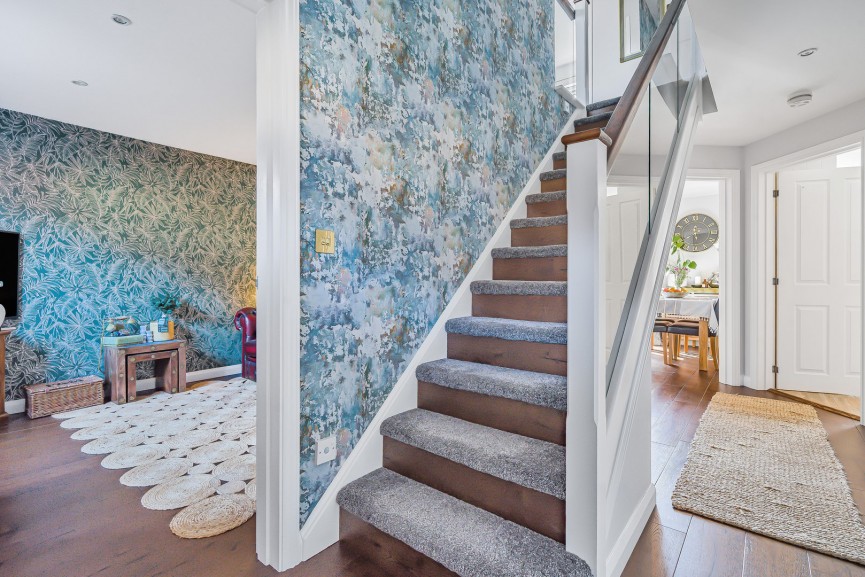 4 bedroom House for Sale Valerian Way, STOTFOLD, Bedfordshire