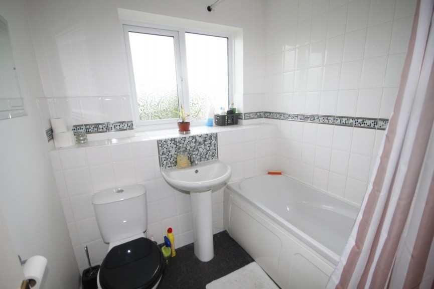 4 bedroom House for Letting Elgar Drive, Shefford, Bedfordshire