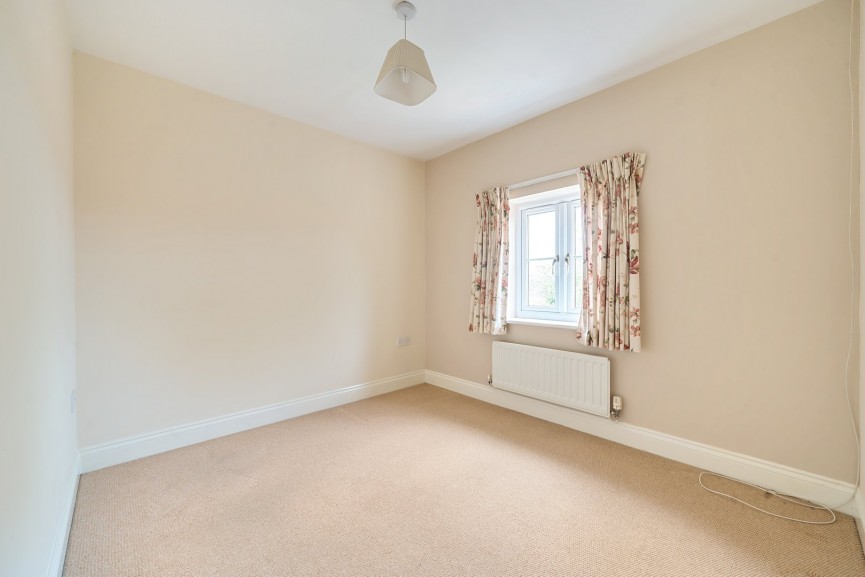 3 bedroom House for Sale Dove House Drive, Henlow, Bedfordshire