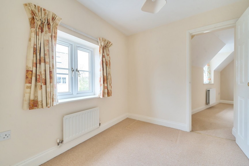 3 bedroom House for Sale Dove House Drive, Henlow, Bedfordshire