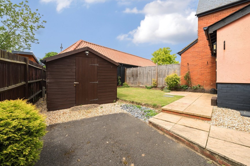 3 bedroom House for Sale Dove House Drive, Henlow, Bedfordshire