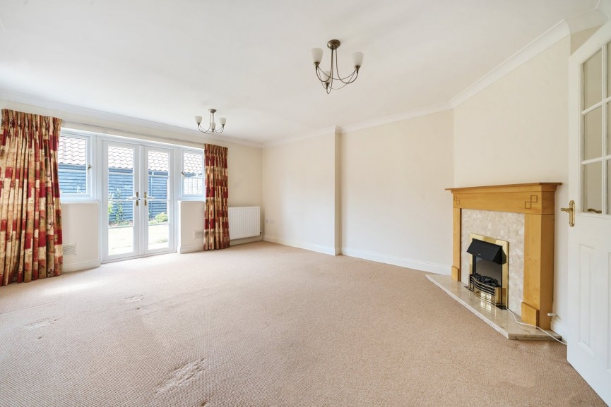 3 bedroom House for Sale Dove House Drive, Henlow, Bedfordshire