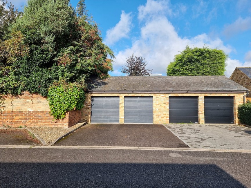 4 bedroom House for Sale Silsoe, Bedfordshire