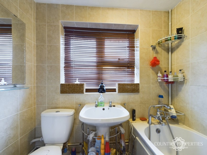 2 bedroom House for Sale Vine Close, Welwyn Garden City, Hertfordshire