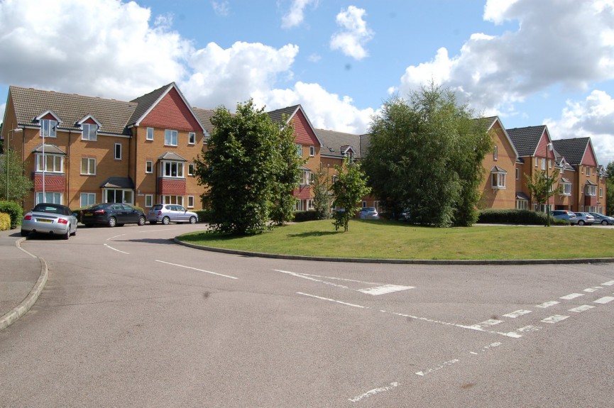 2 bedroom Flat for Letting Redoubt Close, Hitchin, Hertfordshire