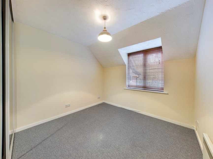 2 bedroom Flat for Letting Redoubt Close, Hitchin, Hertfordshire