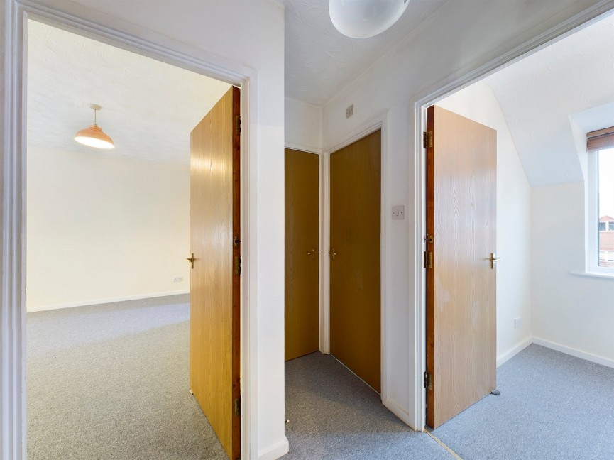 2 bedroom Flat for Letting Redoubt Close, Hitchin, Hertfordshire