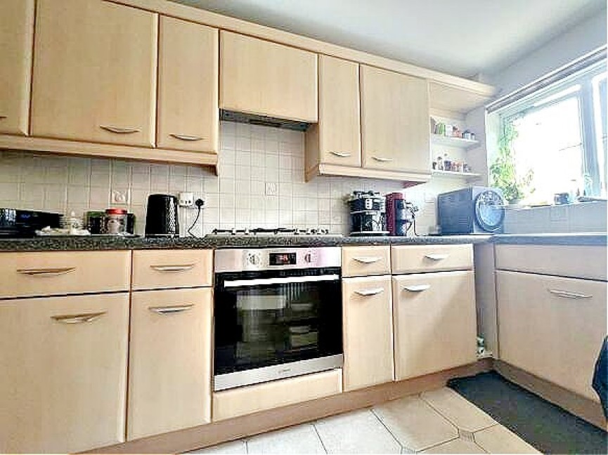 3 bedroom House for Letting Thistle Drive, Hatfield, Herts