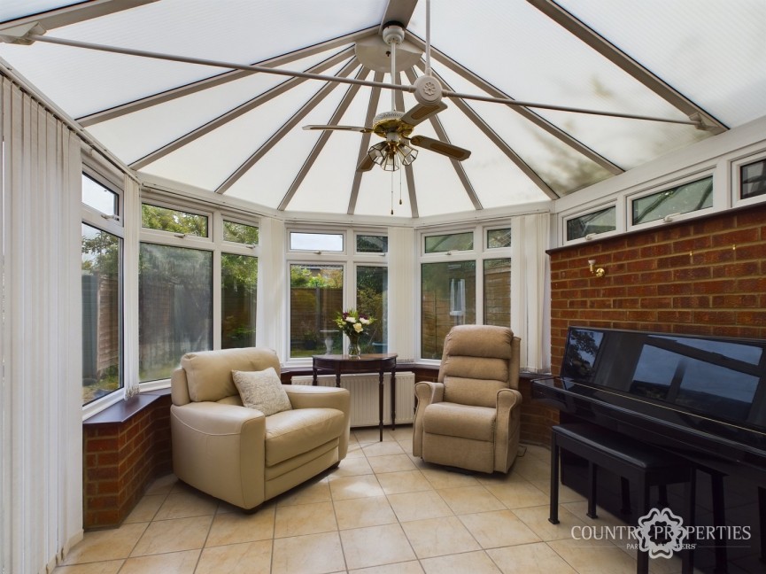 3 bedroom House for Sale Robin Mead, Welwyn Garden City, Hertfordshire