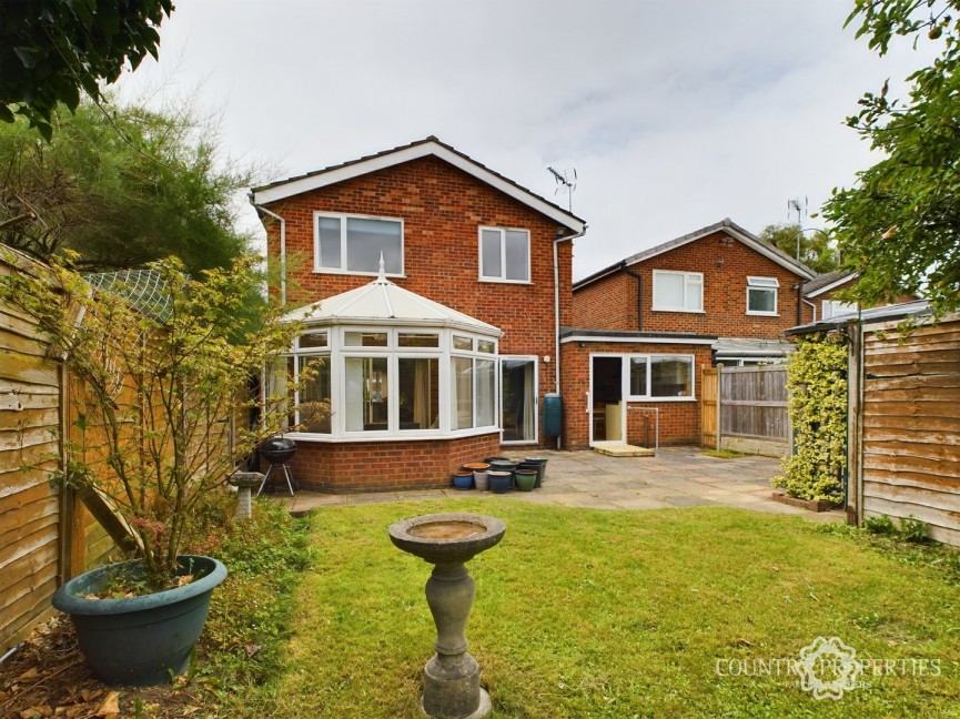 3 bedroom House for Sale Robin Mead, Welwyn Garden City, Hertfordshire