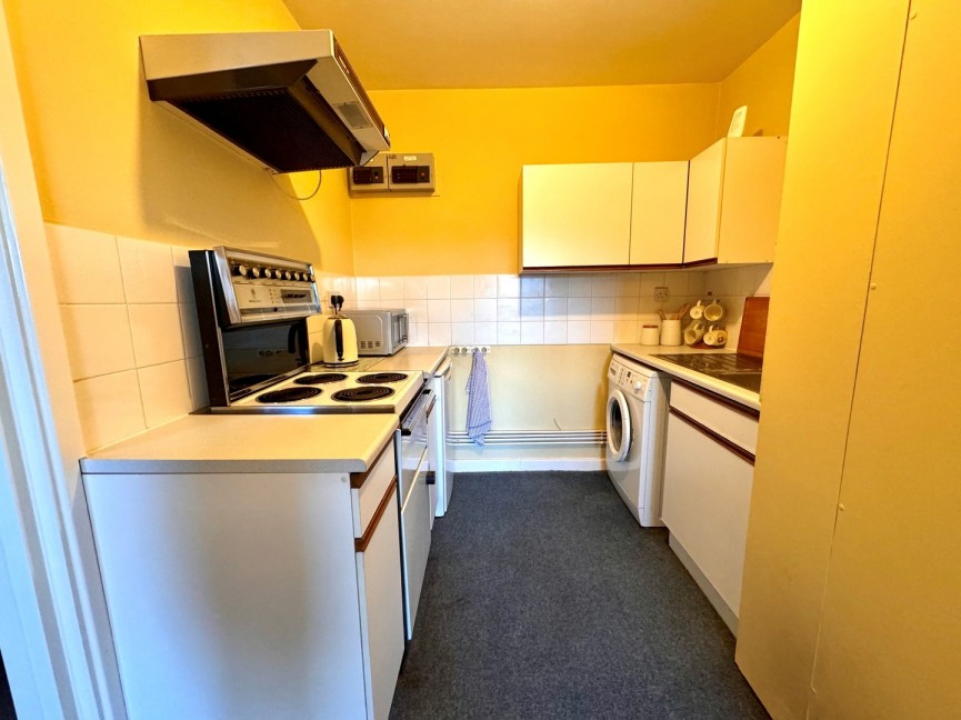 1 bedroom Flat for Sale High Street, Baldock, Hertfordshire