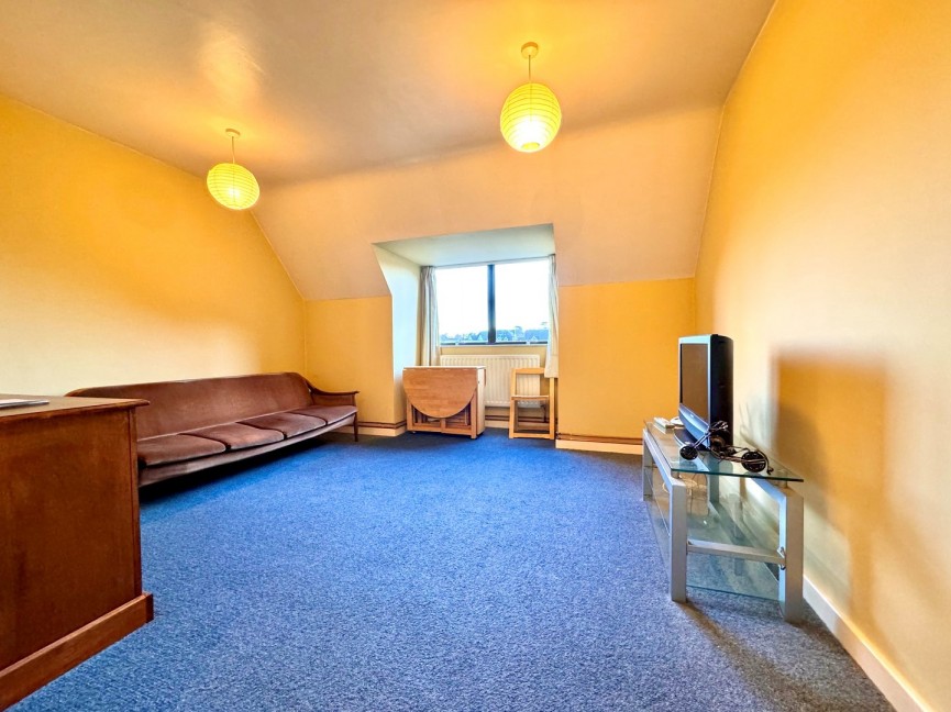 1 bedroom Flat for Sale High Street, Baldock, Hertfordshire