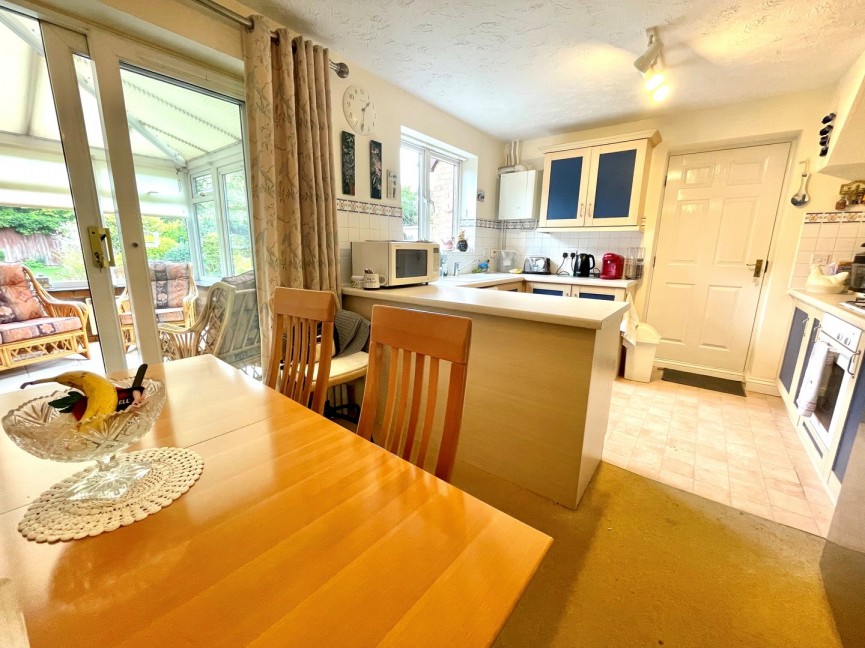 3 bedroom House for Sale Woodcock Road, Royston, Hertfordshire
