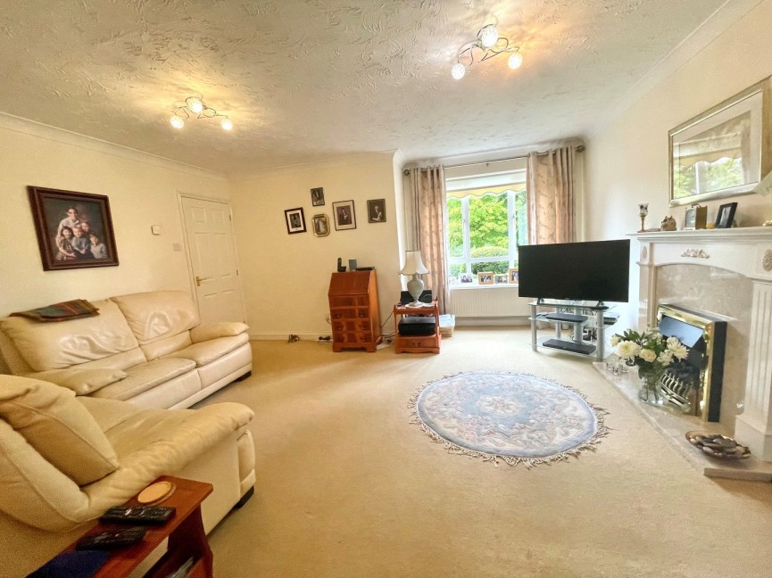 3 bedroom House for Sale Woodcock Road, Royston, Hertfordshire