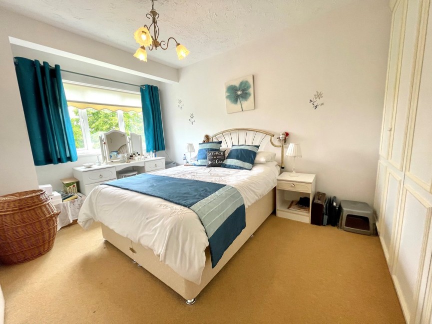 3 bedroom House for Sale Woodcock Road, Royston, Hertfordshire