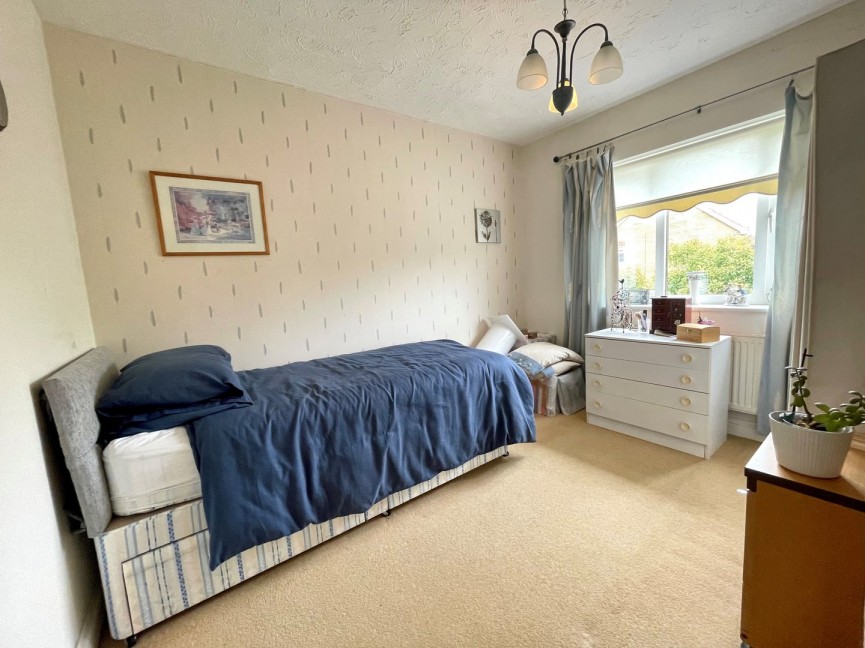 3 bedroom House for Sale Woodcock Road, Royston, Hertfordshire