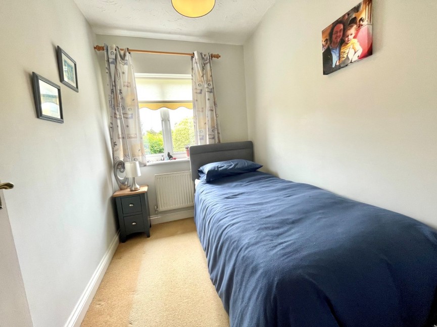 3 bedroom House for Sale Woodcock Road, Royston, Hertfordshire