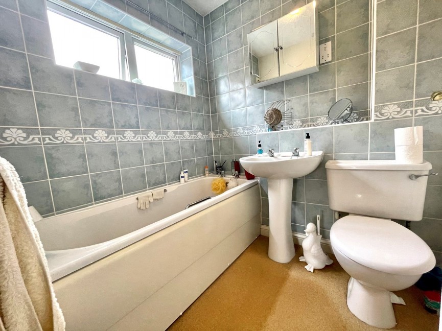 3 bedroom House for Sale Woodcock Road, Royston, Hertfordshire