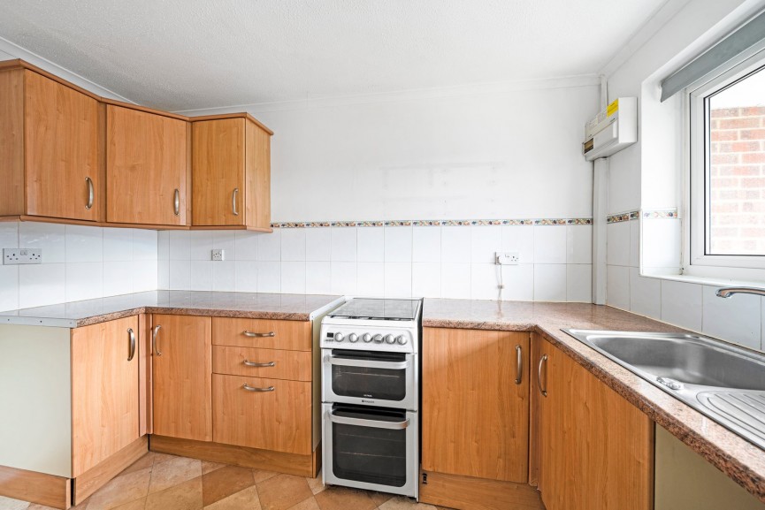 2 bedroom Flat for Sale Hitchin Road, Stotfold, Bedfordshire
