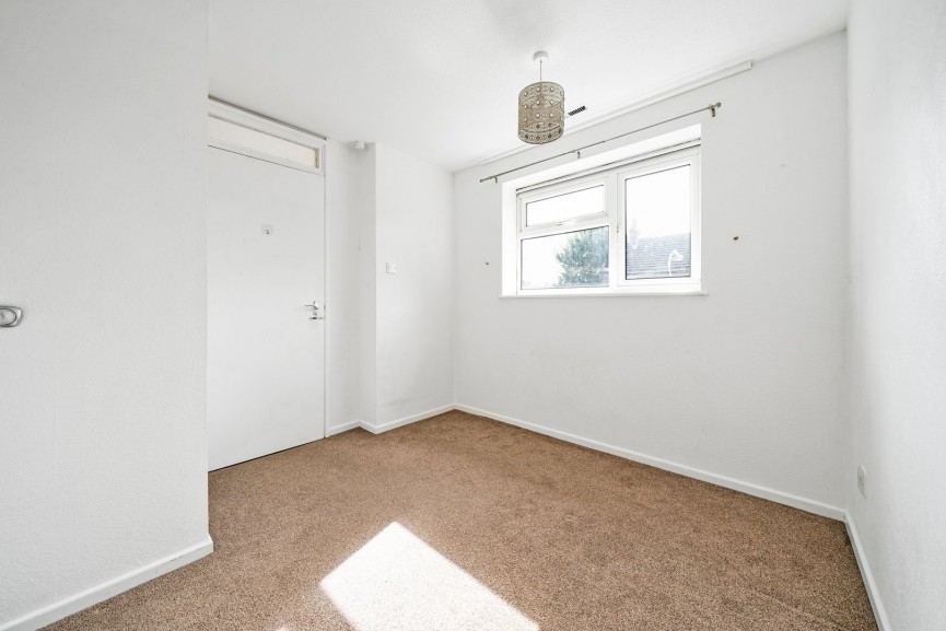 2 bedroom Flat for Sale Hitchin Road, Stotfold, Bedfordshire