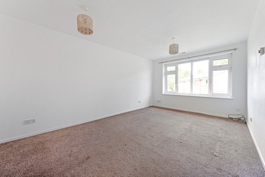 2 bedroom Flat for Sale Hitchin Road, Stotfold, Bedfordshire