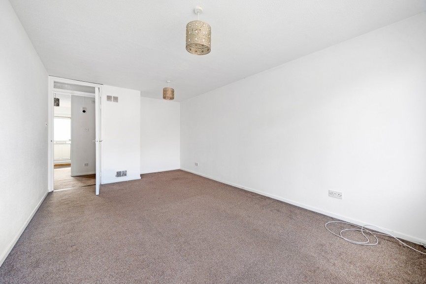 2 bedroom Flat for Sale Hitchin Road, Stotfold, Bedfordshire