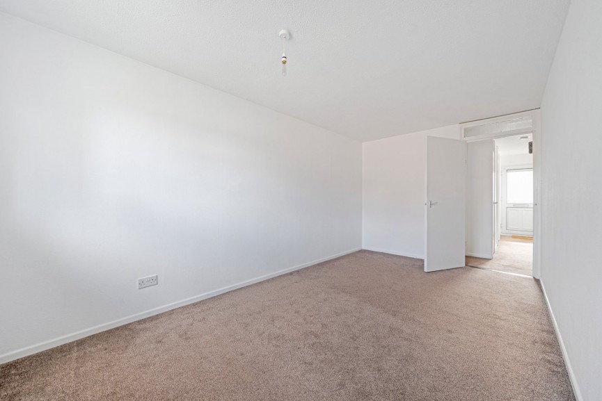 2 bedroom Flat for Sale Hitchin Road, Stotfold, Bedfordshire