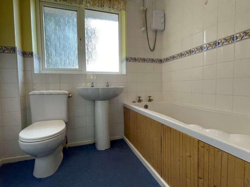 3 bedroom House for Letting Stuart Drive, Royston, Hertfordshire