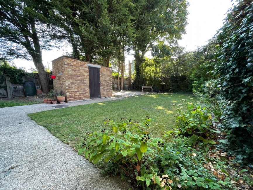 3 bedroom House for Letting Stuart Drive, Royston, Hertfordshire
