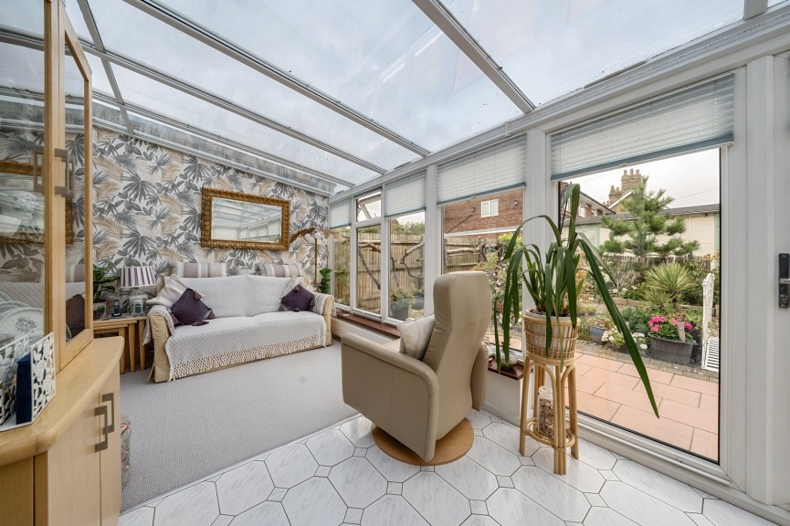 2 bedroom Bungalow for Sale Stotfold, Hitchin, Bedfordshire