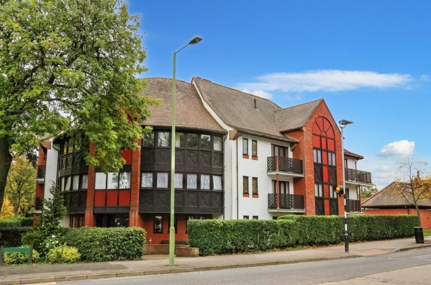 1 bedroom Flat for Sale Norton Way South, Letchworth Garden City, Hertfordshire