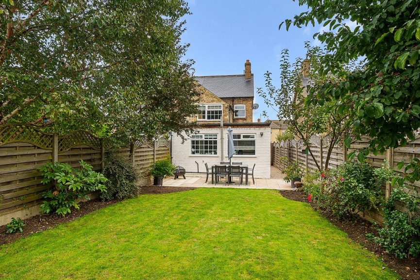 3 bedroom House for Sale Regent Street, Stotfold, Bedfordshire