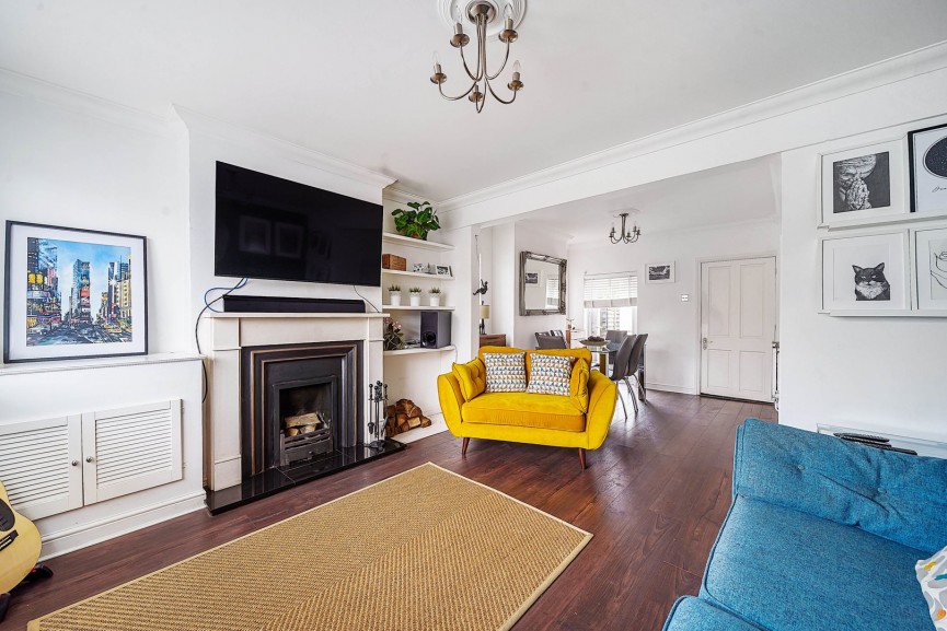 3 bedroom House for Sale Regent Street, Stotfold, Bedfordshire