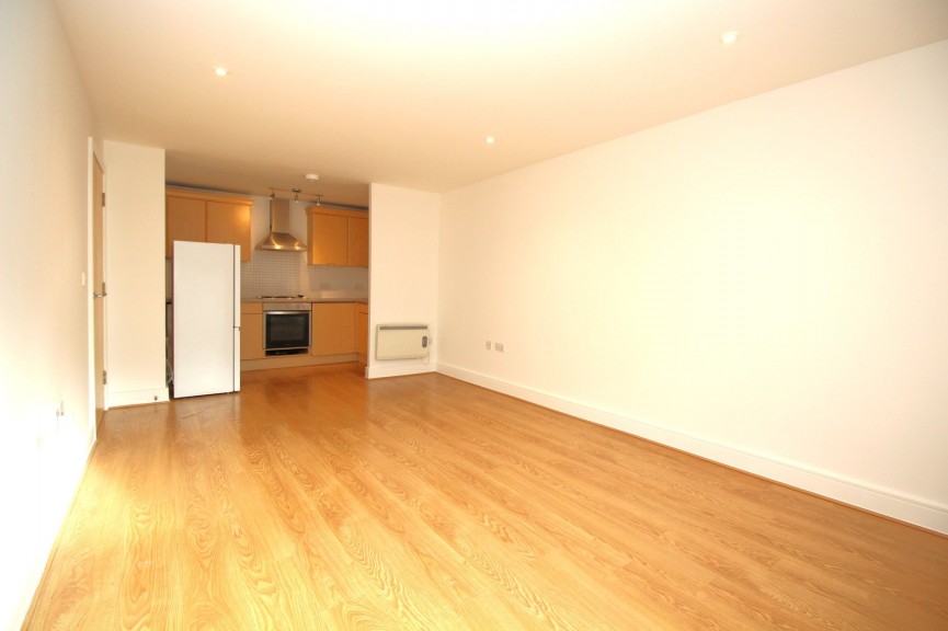 2 bedroom Flat for Letting Nightingale Road, Hitchin, Hertfordshire