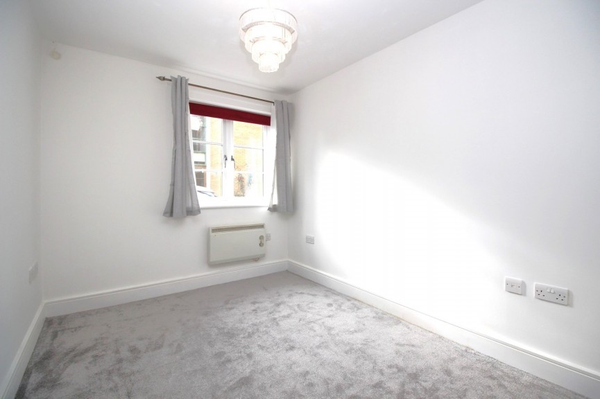 2 bedroom Flat for Letting Nightingale Road, Hitchin, Hertfordshire
