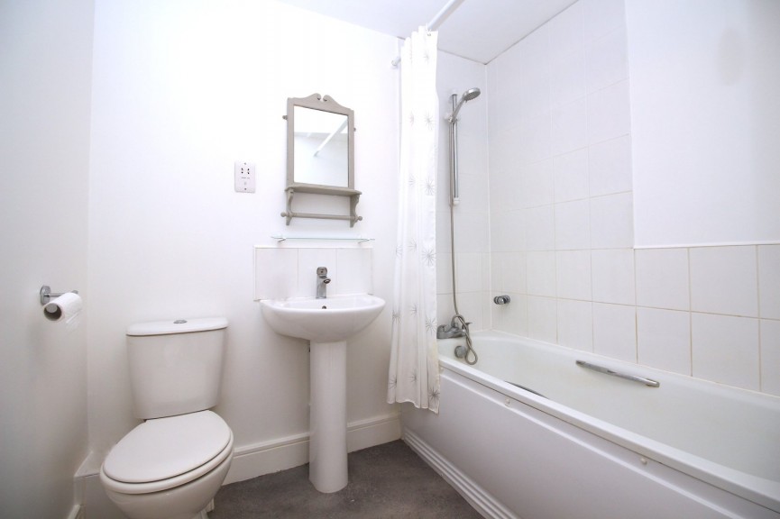2 bedroom Flat for Letting Nightingale Road, Hitchin, Hertfordshire