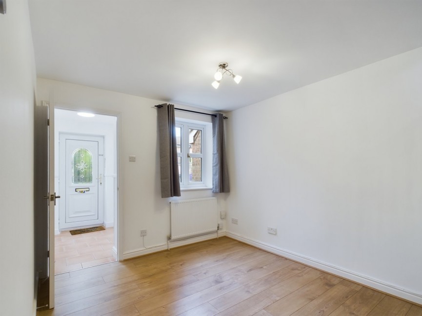 3 bedroom House for Letting Stirling Close, Hitchin, Hertfordshire